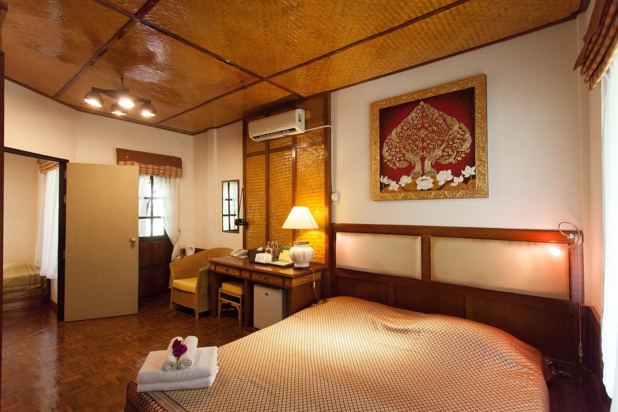 Coral Hotel Bangsaphan Бангсапхан Экстерьер фото