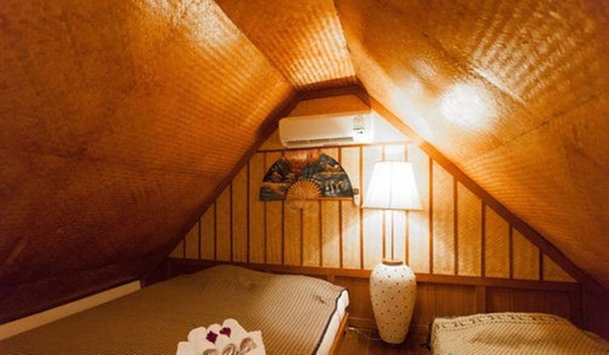 Coral Hotel Bangsaphan Бангсапхан Экстерьер фото