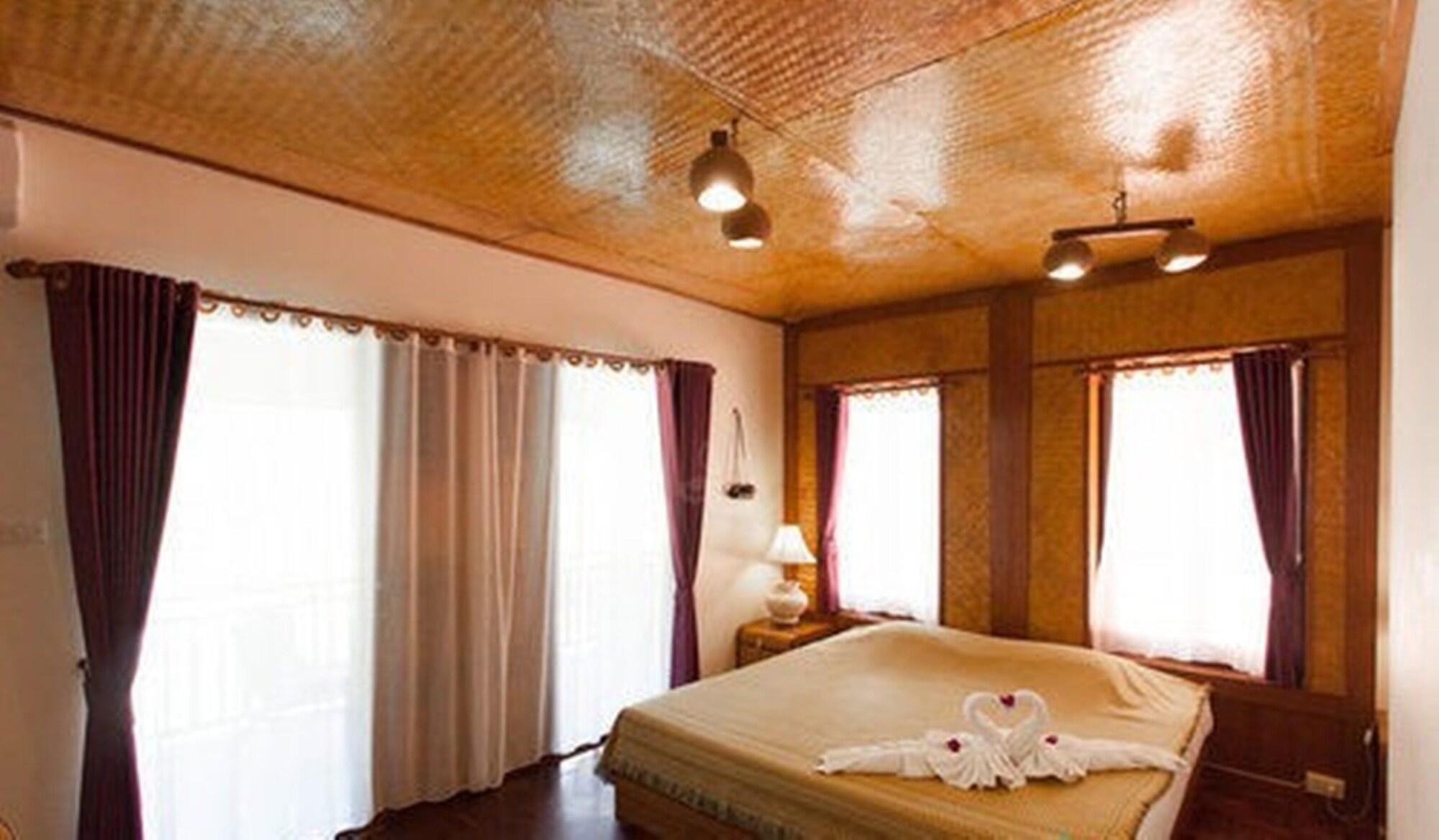 Coral Hotel Bangsaphan Бангсапхан Экстерьер фото