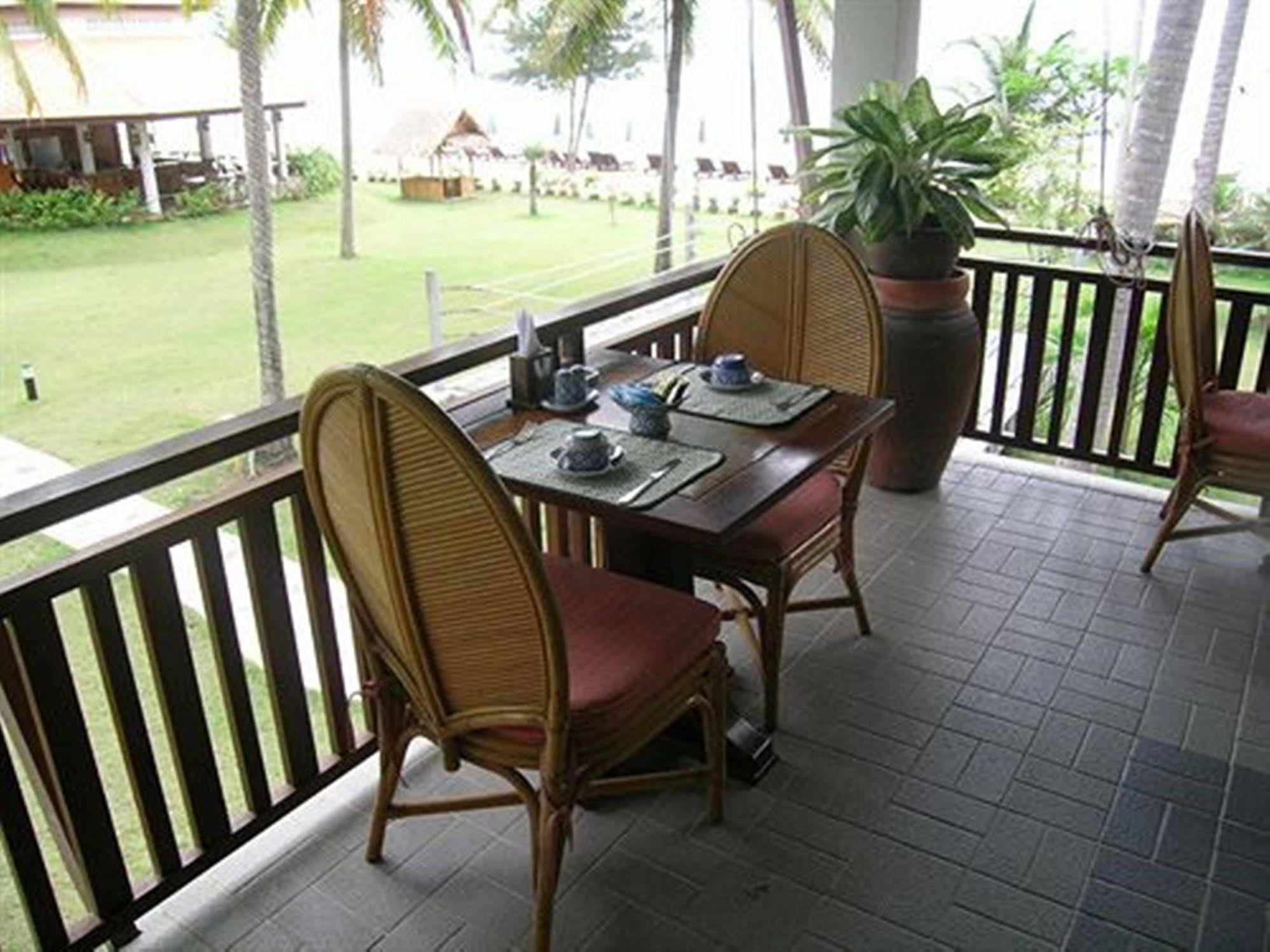 Coral Hotel Bangsaphan Бангсапхан Экстерьер фото