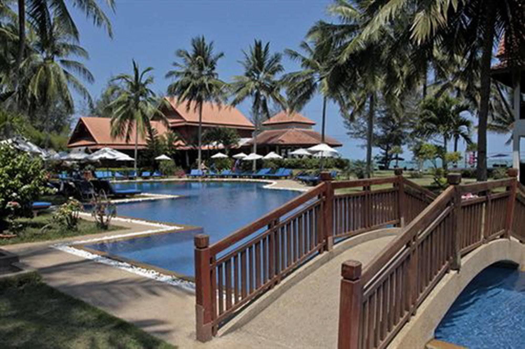 Coral Hotel Bangsaphan Бангсапхан Экстерьер фото